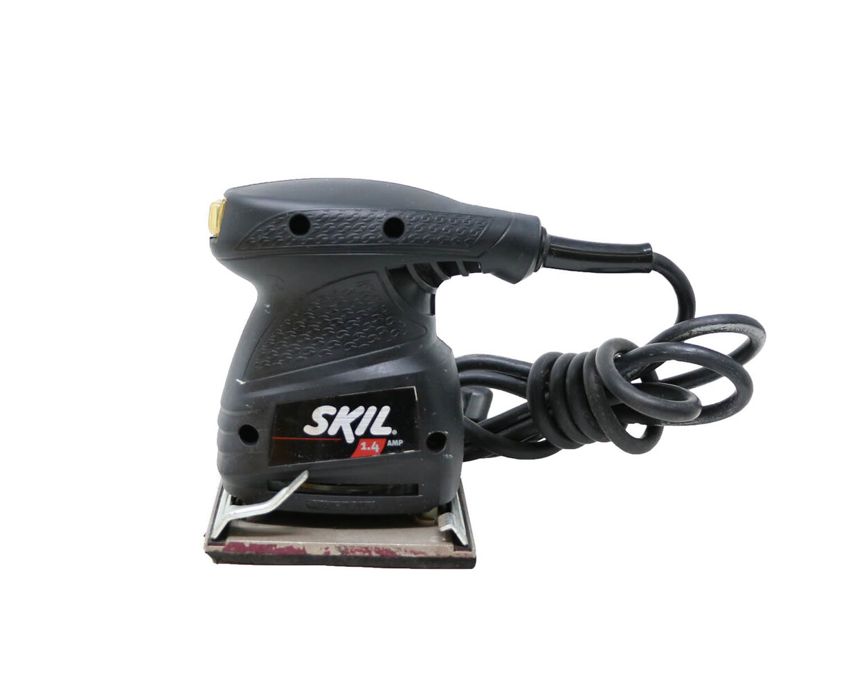 SKIL 1,4 AMP 1/4 SHEET PALM SANDER Golden Pawn