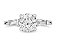 14 KT WHITE GOLD DIAMOND RING