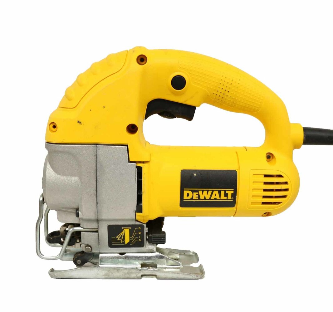 DEWALT CORDED ORBITAL JIGSAW Golden Pawn