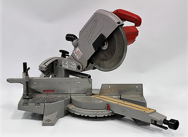 Milwaukee 10 sliding compound miter saw hotsell