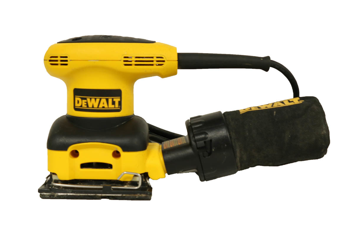 DEWALT 1/4 SHEET PALM SANDER Golden Pawn