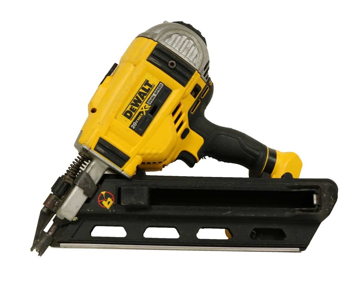 DEWALT 20 VOLT MAX PAPER COLLATED FRAMING NAILER Golden Pawn