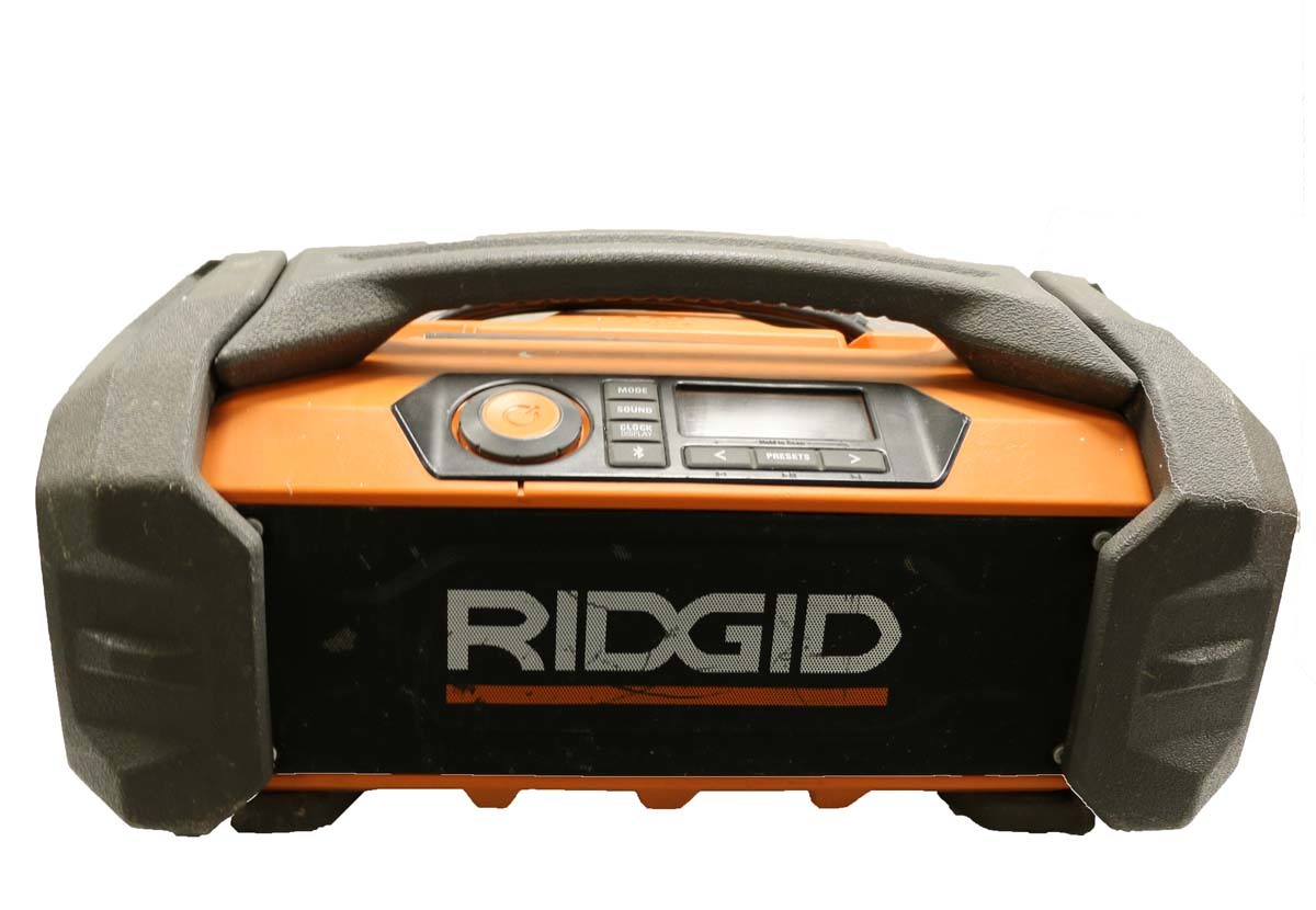 RIDGID 18 VOLT HYBIRD JOBSITE RADIO WITH BLUETOOTH WIRELESS TECHNOLOGY TOOL ONLY