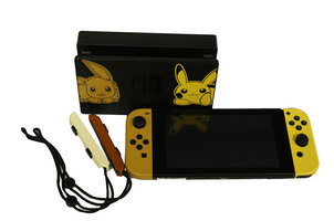 NINTENDO SWITCH POKEMON WITH ENDS AND CHARGING DOCK