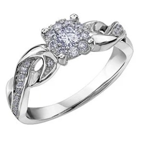 10KT WHITE GOLD DIAMOND RING