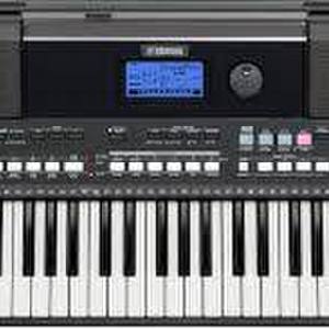 YAMAHA 61 KEY KEYBOARD WITH STAND