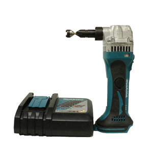 MAKITA CORDLESS NIBBLER KIT WITH 5 AMP BATTERY AND CHARGER 