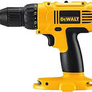 DEWALT CORDLESS DRILL WITH BATTERY AND CHARGER
