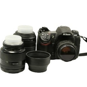 NIKON D300 CAMERA WITH 32GB MEMORY CARD 3 LENS CHARGER AND CASE