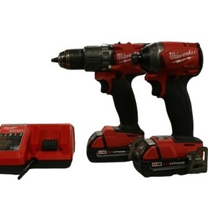 MILWAUKEE 18 VOLT HAMMER DRILL WITH 2 BATTERIES AND CHARGER