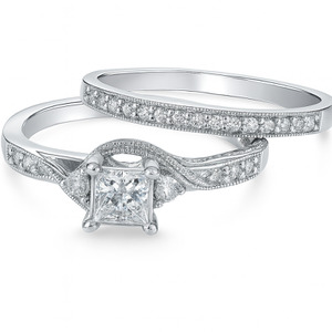 14KT WHITE GOLD PRINCESS CUT WEDDING SET