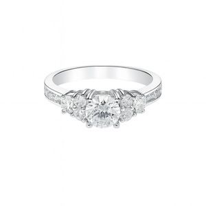 14KT WHITE GOLD RING WITH 15 DIAMONDS 